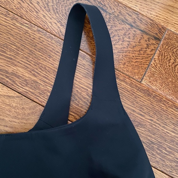 Lululemon Like Nothing Bra in Black 32E - Picture 6 of 11